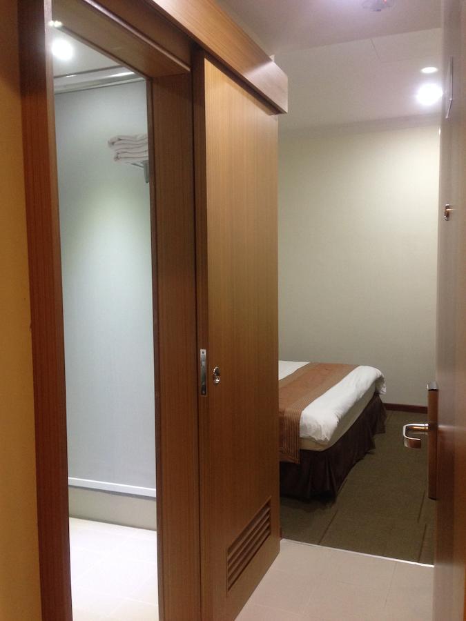 New Cape Inn Singapore Rum bild